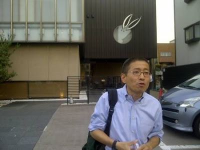 Kisah Profesor Jepang Yang pernah mengamen di JakartaKisah Profesor Jepang Yang pernah mengamen di Jakarta
