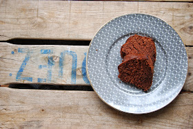 bizcocho de chocolate fácil para hacer con niños