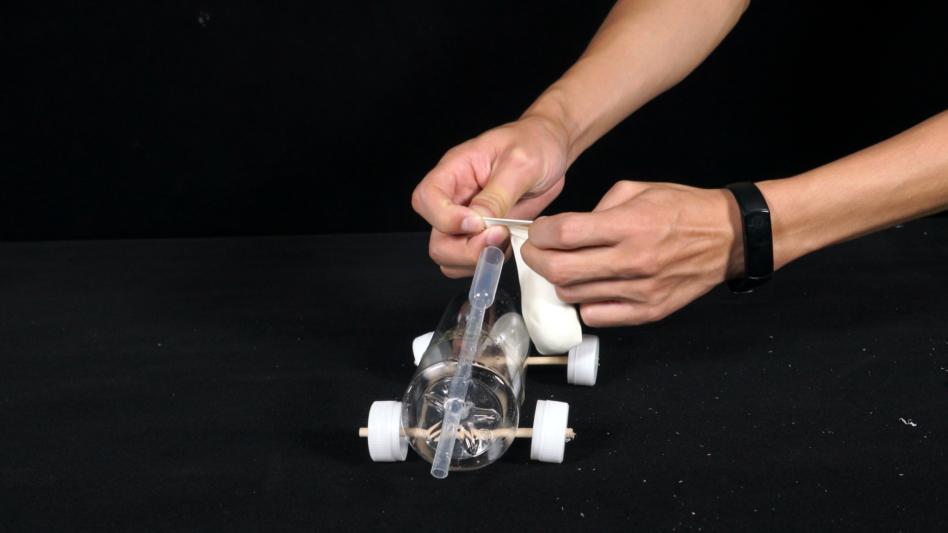 How to Make an Air-Oowered Balloon Car Science Experiment Step 1