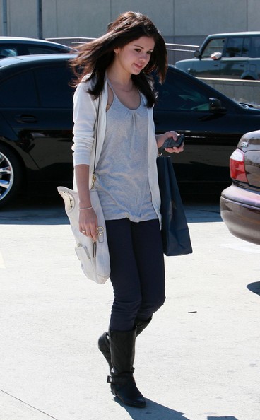 selena gomez street style. selena gomez fashion and