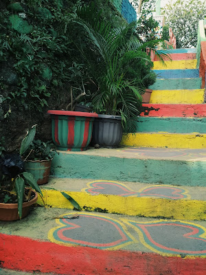 kampung-pelangi-stairs-colorful-semarang