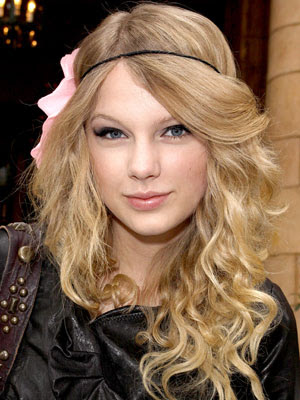 taylor swift haircut 2010