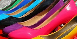 Como usar sapatos coloridos?