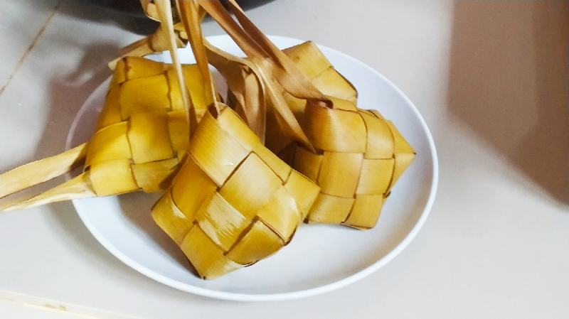 Cara mudah memasak ketupat dengan presto