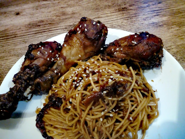 kurczak teriyaki kurczak w sosie teriyaki pałki z kurczaka po chinsku makaron chow mein kurczak z kapusta kiszona kurczak z sezamem danie chinskie kurczak po chinsku