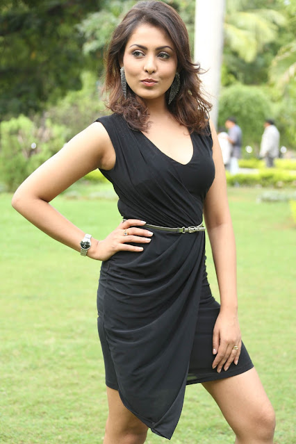 Madhu Shalini tollywood actress hot pics in sleeveless dress