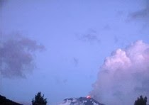 Cenere dall'Etna: chiusi due spazi aerei