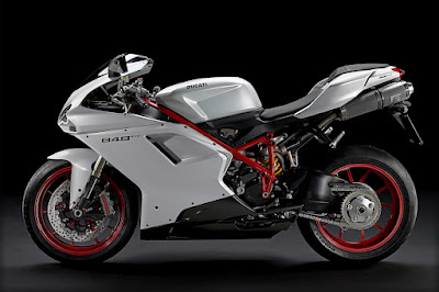 Ducati-848-EVO_2011_1280x963_side_02