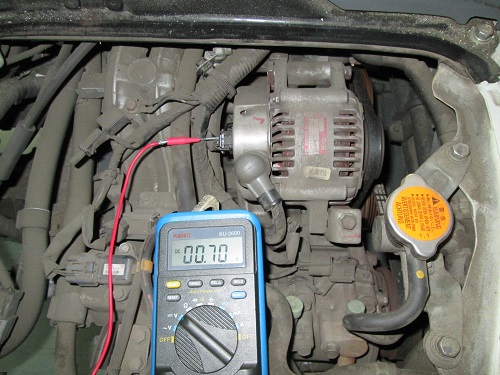 のびのび お仕事 自己流自動車整備 オルタネータ故障 クリッパーｕ７１ｖ 充電警告灯が点灯します S W ﾉ ﾉ