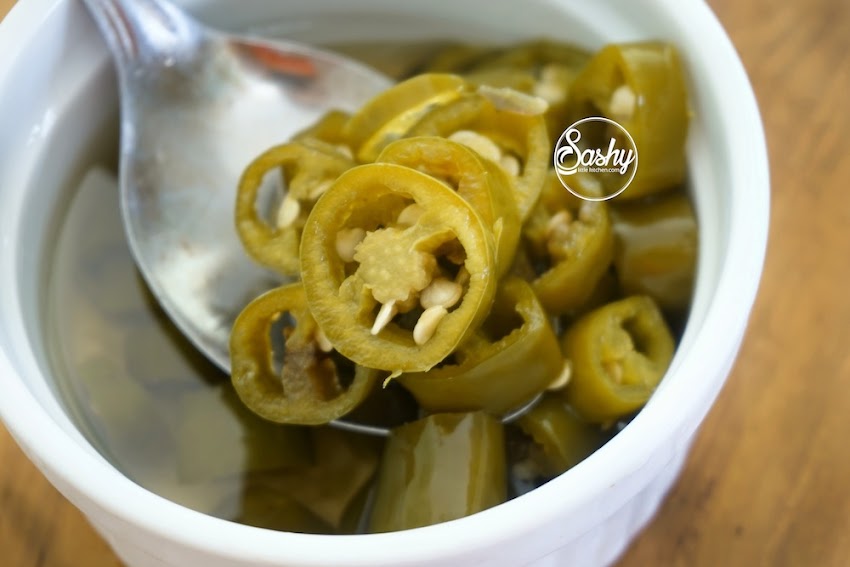 Green Chilli Pickles ( Acar Cabai Hijau)