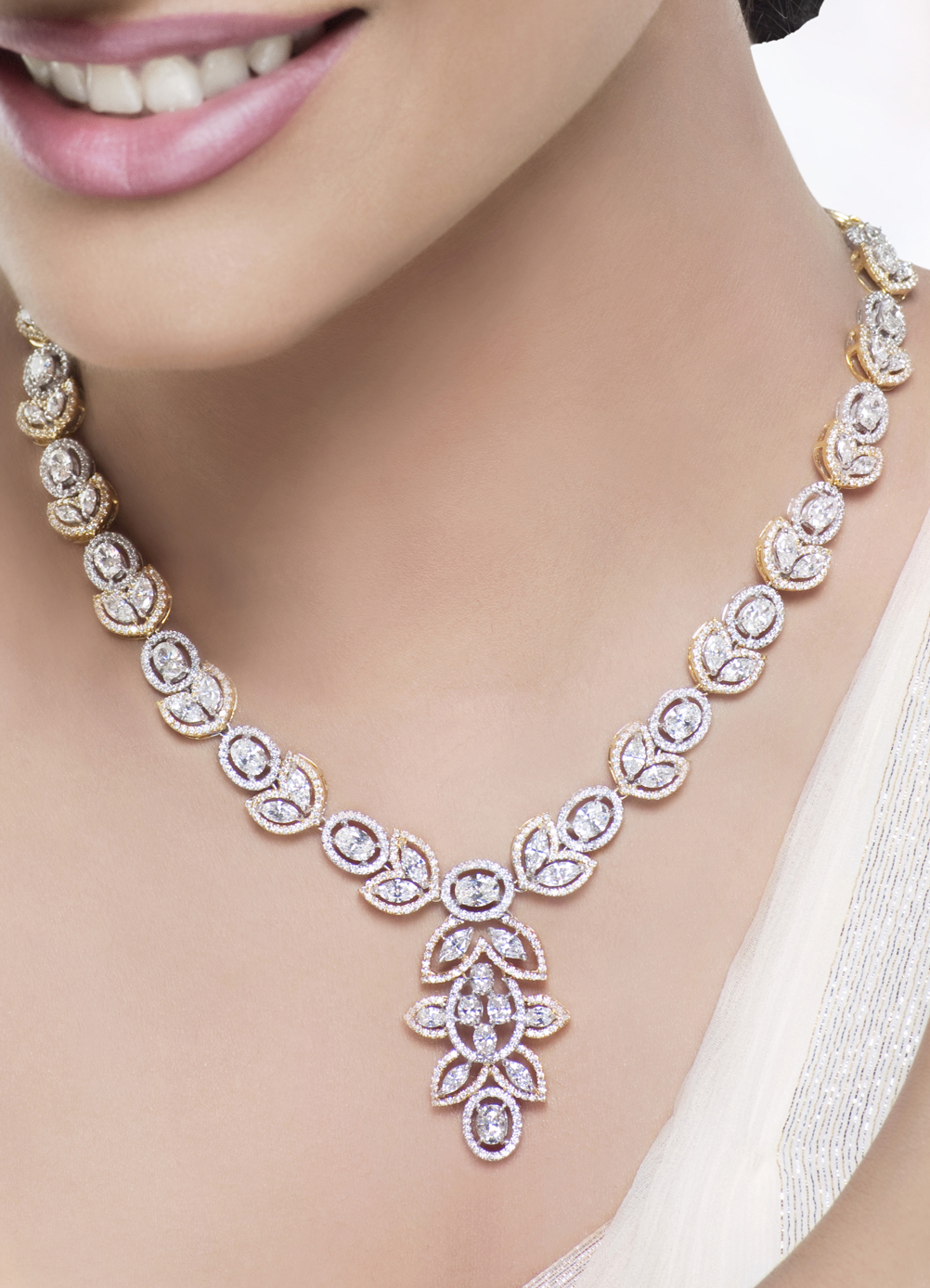 Luxury Women Diamonds Necklace