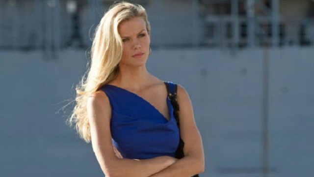 Alex's hot blonde girlfriend in the movie Samantha (Brooklyn Decker)