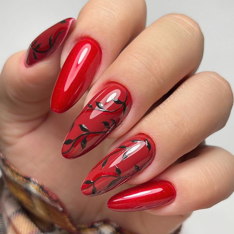 Red nail idea for Halloween