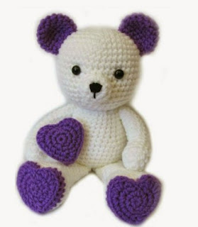 http://translate.google.es/translate?hl=es&sl=en&u=http://www.amigurumitogo.com/2015/02/Valentine-Teddy-Bear-Pattern-Free.html&prev=search