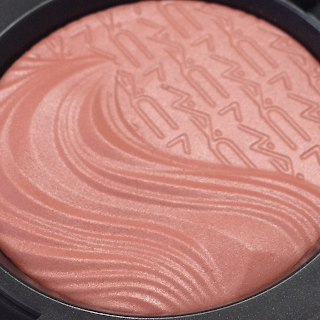 MAc Extra Dimension Blushes Fiery Impact