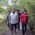 walking-walking Pemuda Kampoeng Bali in Mangrove Surabaya