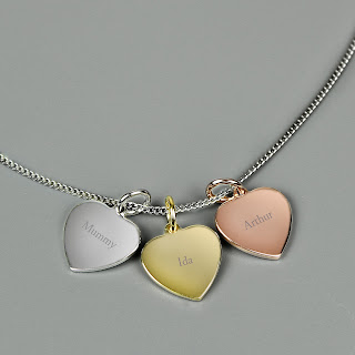 https://magnagifts.uk/gold-rose-gold-and-silver-3-hearts-necklace---names-7625-p.asp