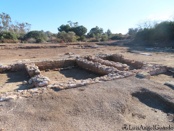 La Pineda - Villa romana y búnkeres / Vila Romana i búnquers