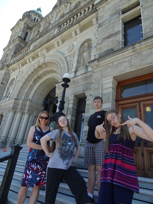 BC Legislature family pose