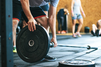 Which is better: training with your body weight or with weights?