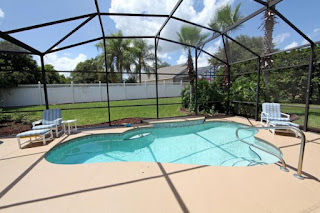 swimming pool screen enclosures in Naples