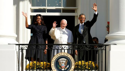 Oval balcony with FLOTUS, POTUS and the POPE
