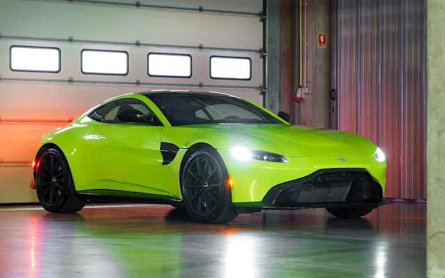  Papel de parede Aston Martin Vantage Lime Essence para PC, Notebook, iPhone, Android e Tablet.