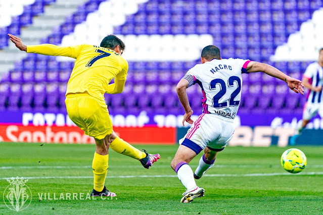 Gerard Moreno recoge un pase en largo de Pau Torres para superar a Nacho y marcar el primer gol de su equipo. REAL VALLADOLID C. F. 0 VILLARREAL C. F. 2. 13/’5/2021. Campeonato de Liga de 1ª División, jornada 36. GOLES: 0-1: 68’, Gerard Moreno. 0-2: 90+1’, Capoue.