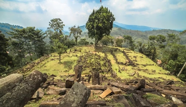 Gunung Padang: Piramida Tertua di Dunia Berusia 27.000 Tahun
