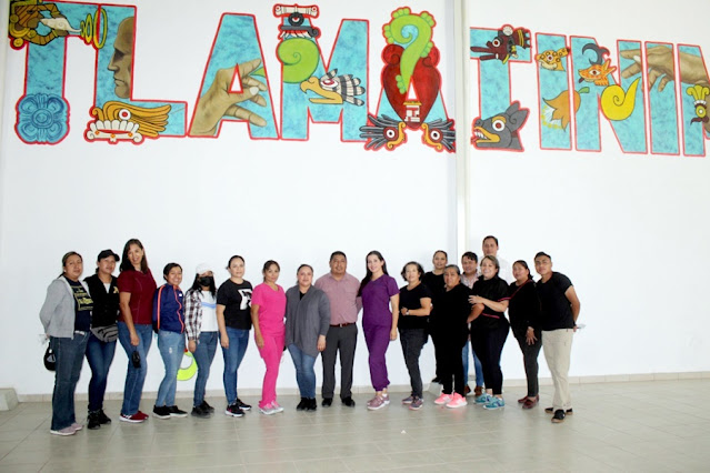 Autoridades festejan día de las madres en Calpan con jornada de belleza, regalos y grupos musicales