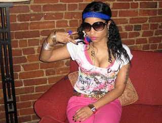 Nicki Minaj Right Through Me Music Video