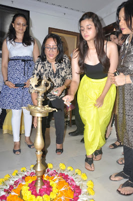 Alia Bhatt unveil the 'Splassh' painting exhibition