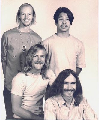 Azitis,help,1971,psychedelic-rocknroll,Christian,sacramento,elco,zeke_nuez,garage,california,Don_Lower,Michael_Welch,Dennis_Sullivan,Steve_Nelson,promo