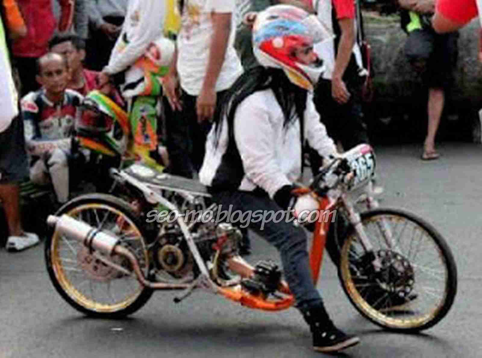 Motor Racing Maret 2016