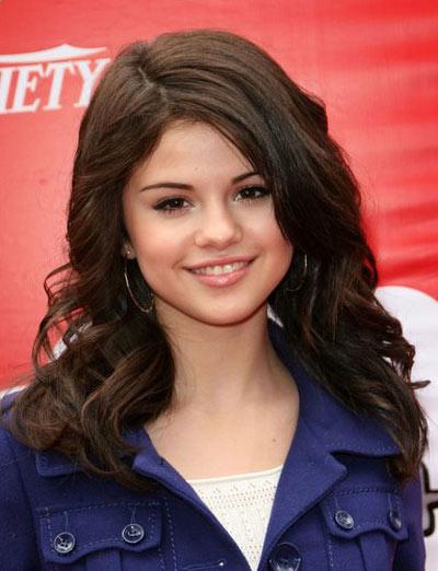 Selena Gomez Short Curly Hairstyles. selena gomez hair short curly.