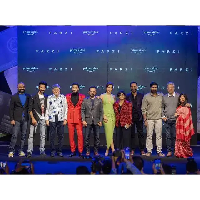 Raashi Khanna with Farzi team Amazon Prime Video