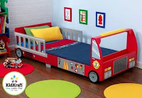 Camas con formas de autos para habitaciones de niños