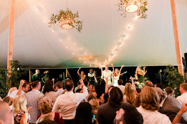 Summer Waterfront Wedding at The Gibson Island Club photographed by Maryland photographer Heather Ryan