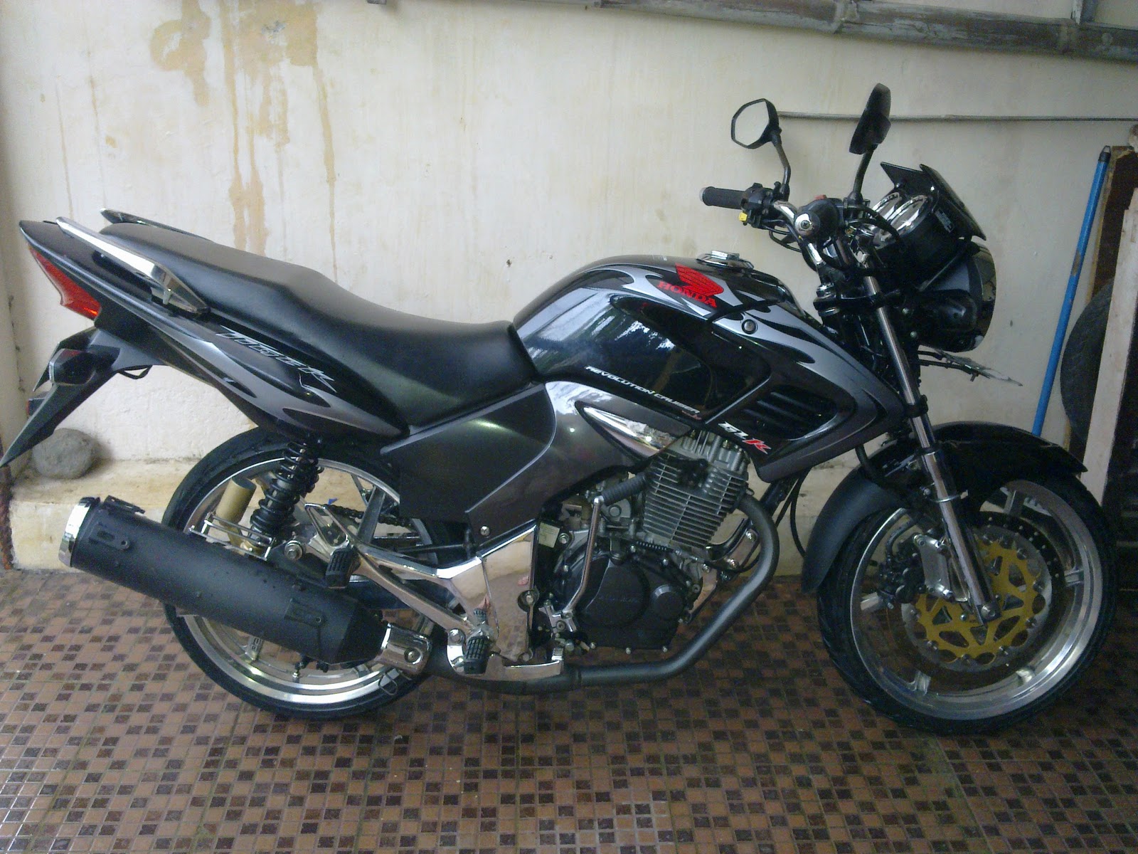 Modifikasi Tiger Revo