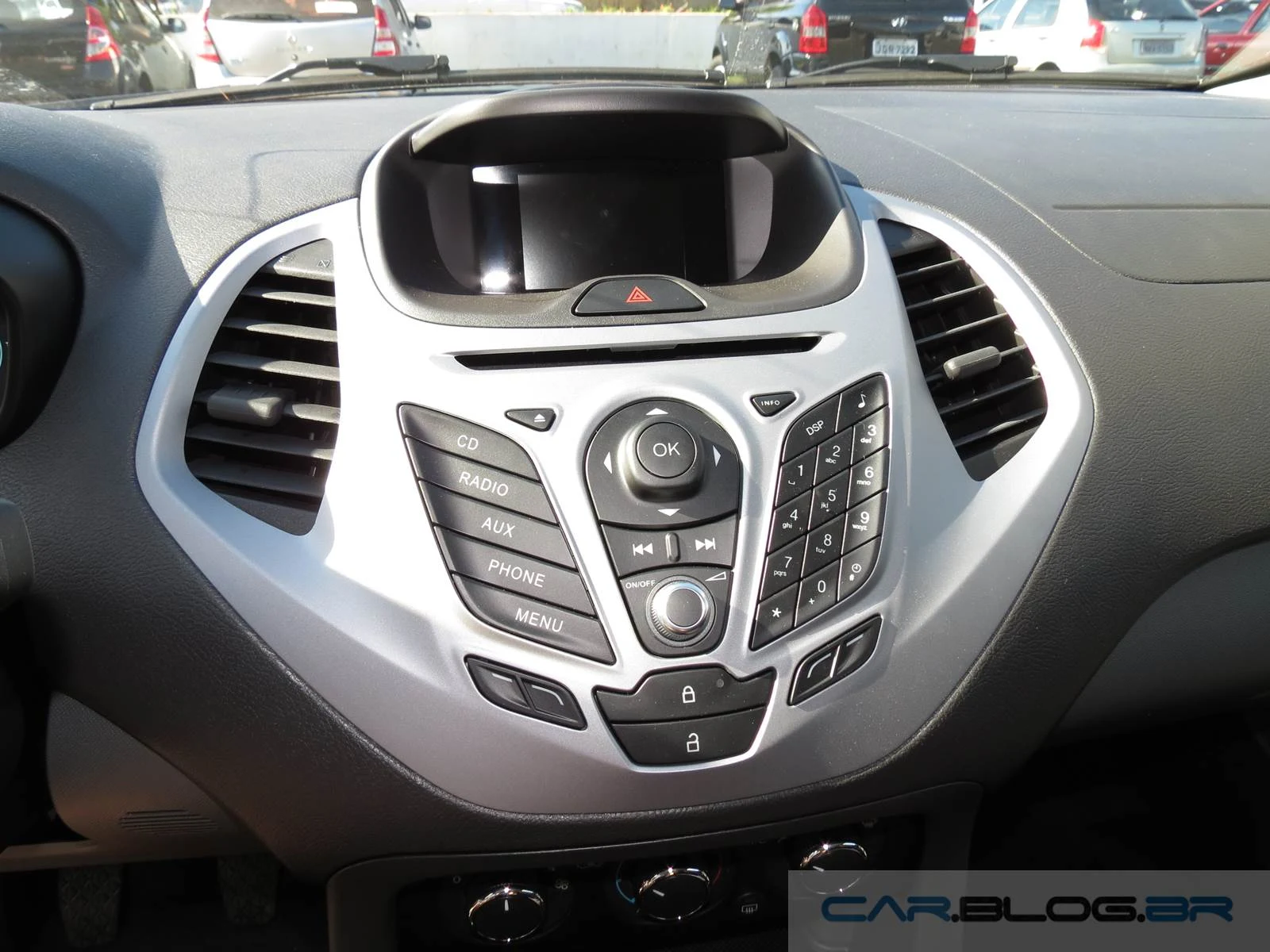 Novo Ford KA SEL - topo de linha - interior - painel