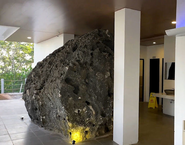 Batu besar di Restoran Heha Stone Valley