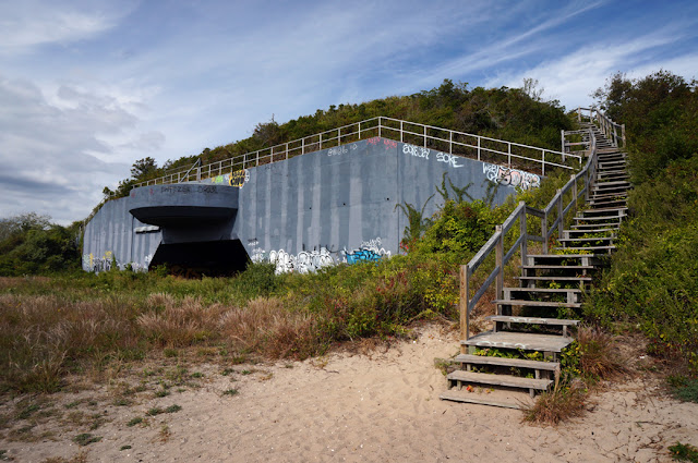 Photo of Battery Harris East showing steps to observation platform above in the foreground