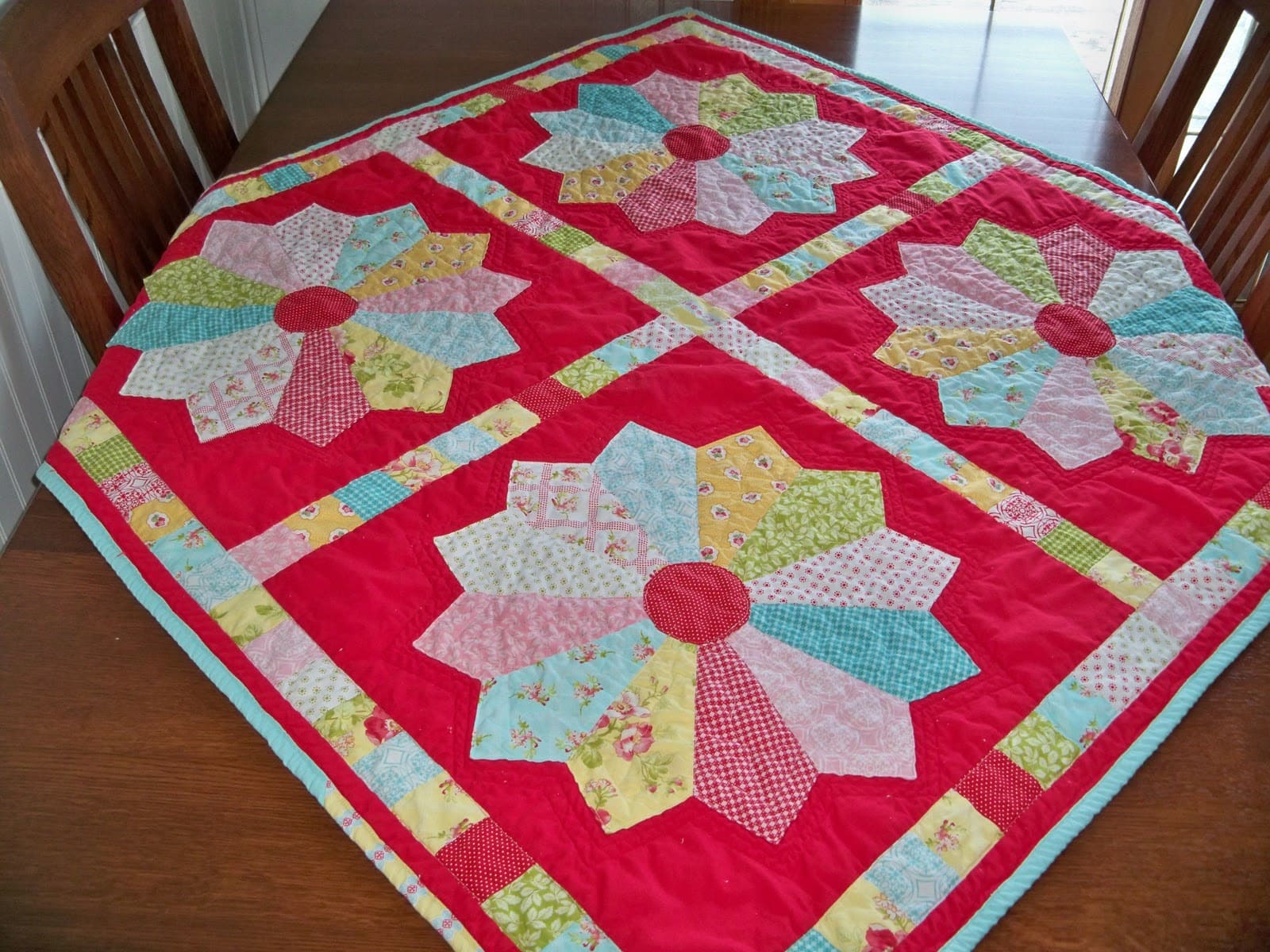 Dresden Plate Quilt Block Tutorial