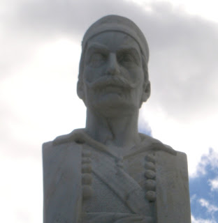 η προτομή του Νότη Μπότσαρη στη Ναύπακτο
