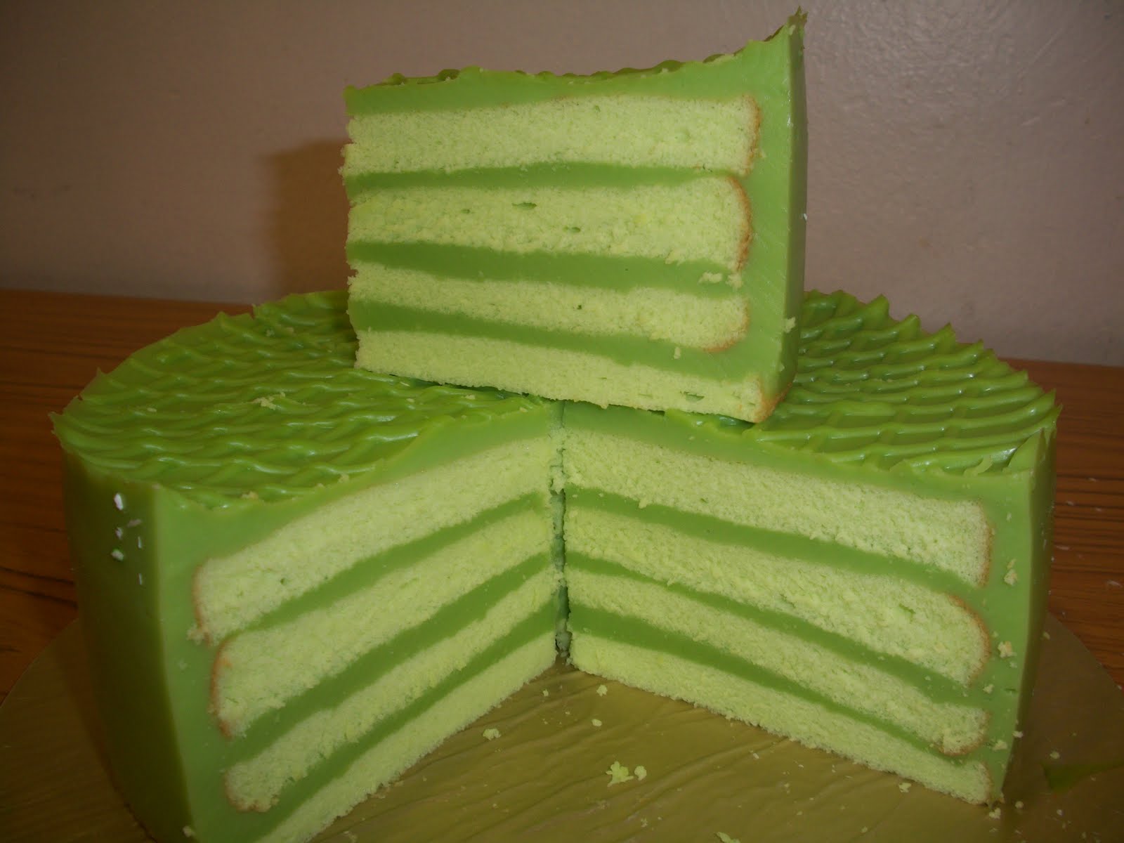 Belief yourself: Resepi today!!!!! Pandan Layer Cake