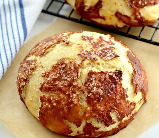 HOMEMADE PRETZEL BREAD #dinner #lunch