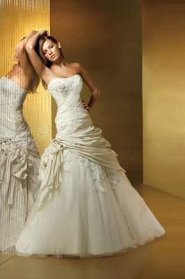 Best strapless wedding dress