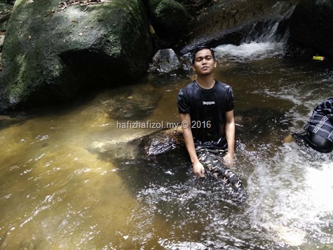 picnic di sungai tekala