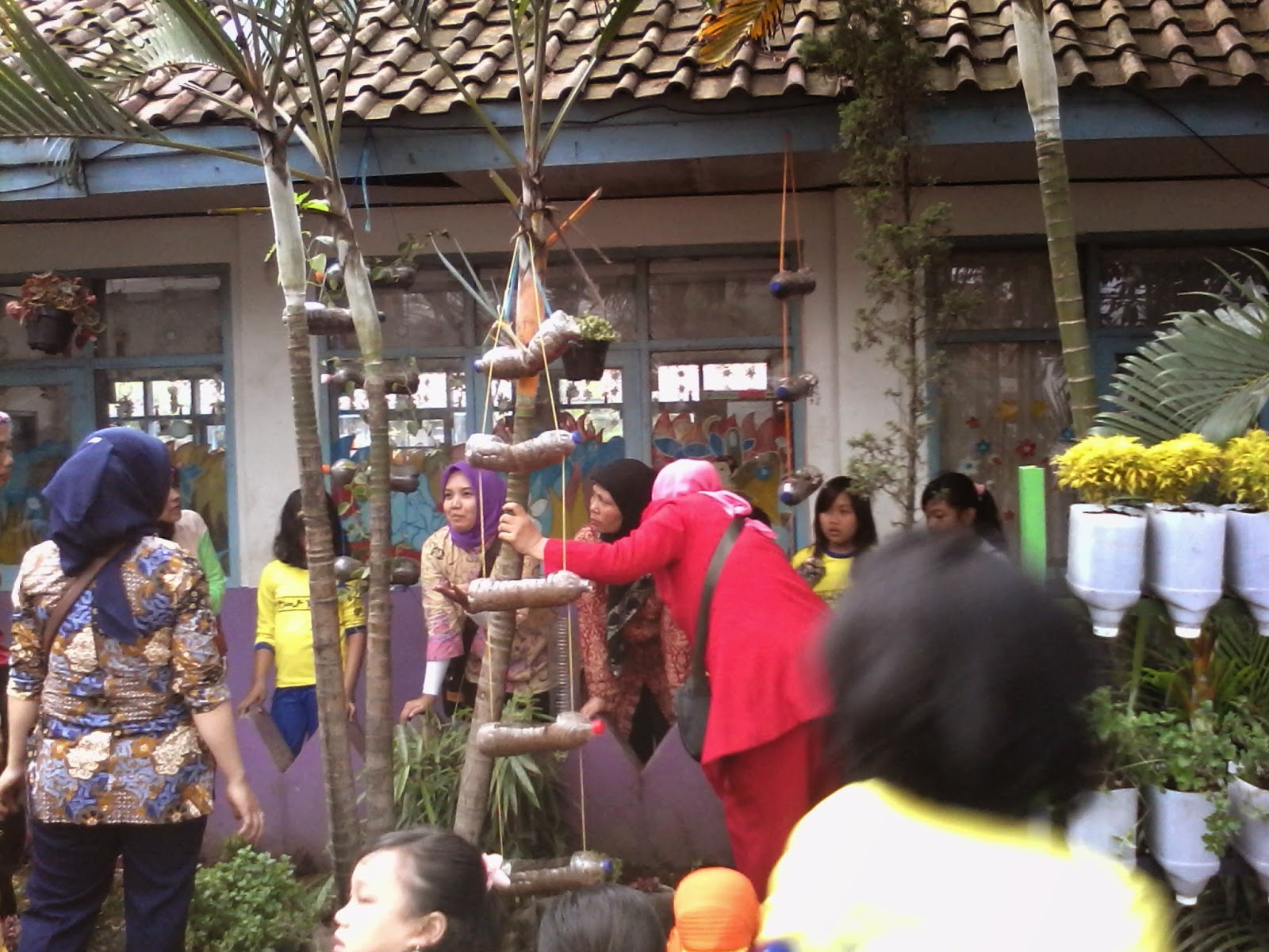 selain kegiatan pembenahan taman sekolah pembenahan TOGA juga persiapan menghadapi lomba cerdas cermat ini adalah contoh soal tentang adiwiyata