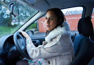 Picture of Zawe Ashton dricing the car